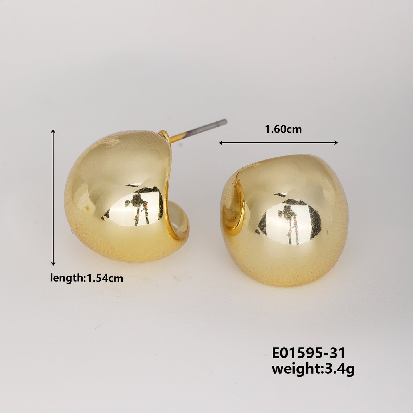 E2191 Aretes dorado de ccb súper ligeros 1.5cm