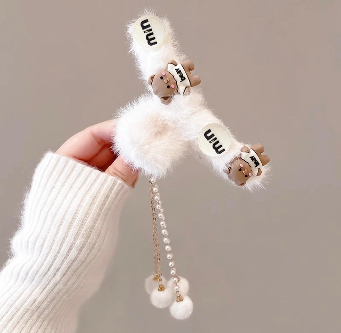 Ac104 pinza para el cabelloBlanca peluche