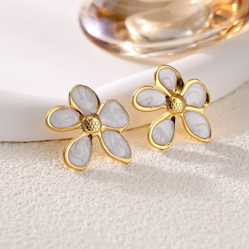 E4637 aretes flor blanca acero inoxidable 4cm