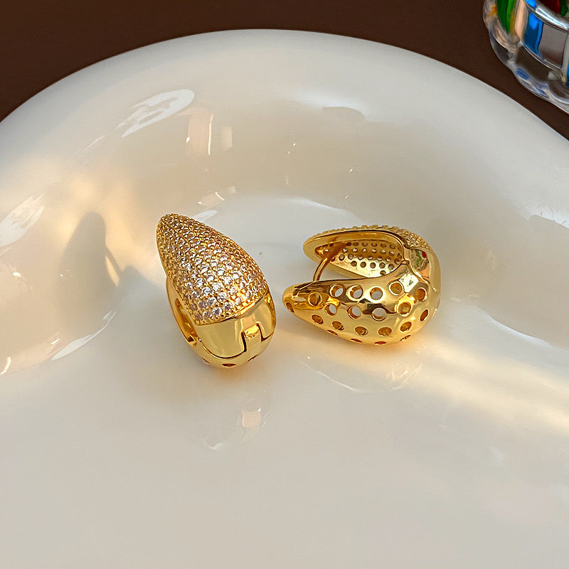 E3482 Aretes gota dorada incrustacion cobre zirconia 2cm