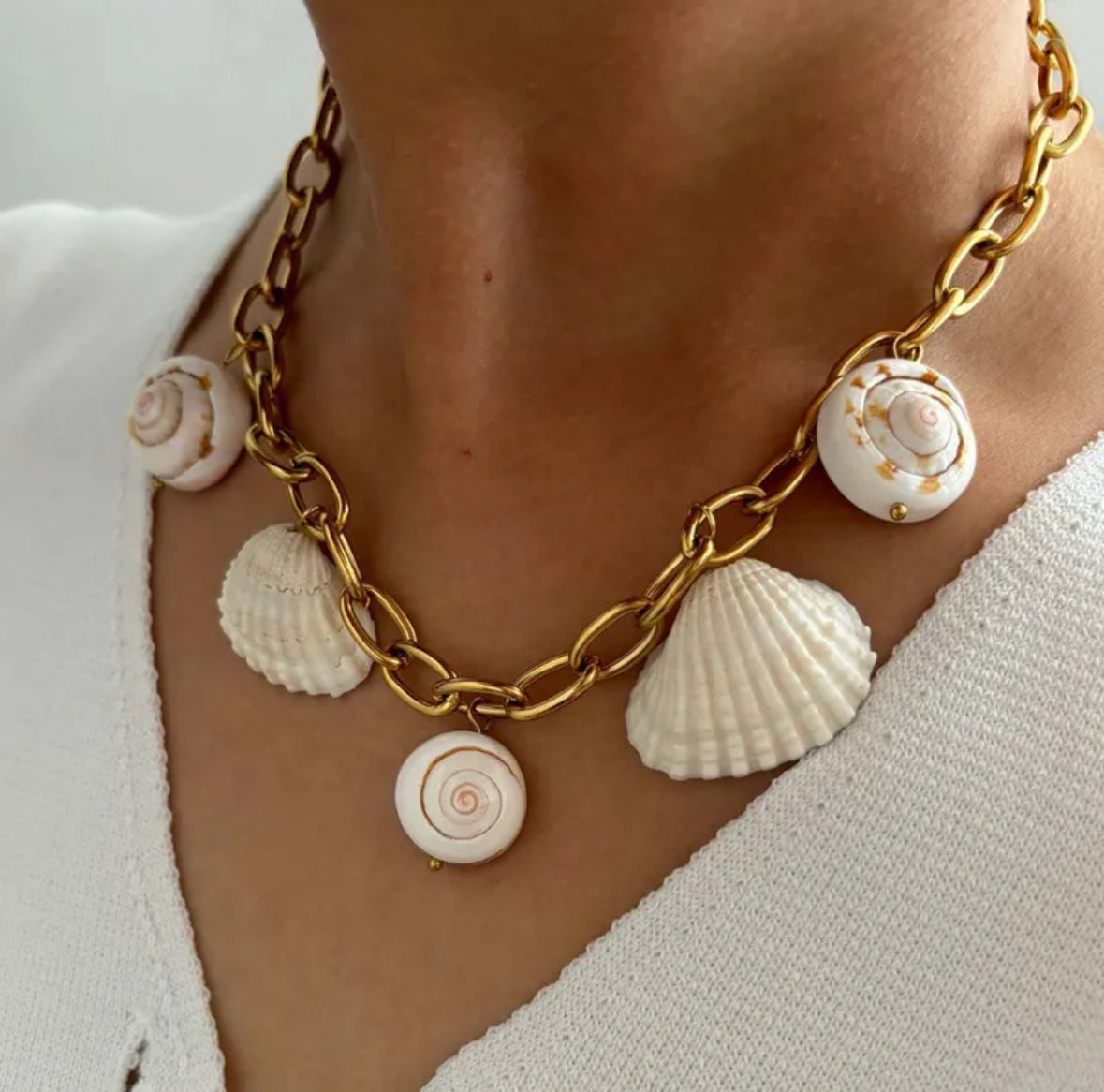 C1011 collar conchas marinas, Acero Inoxidablede chapado en Oro de 18k