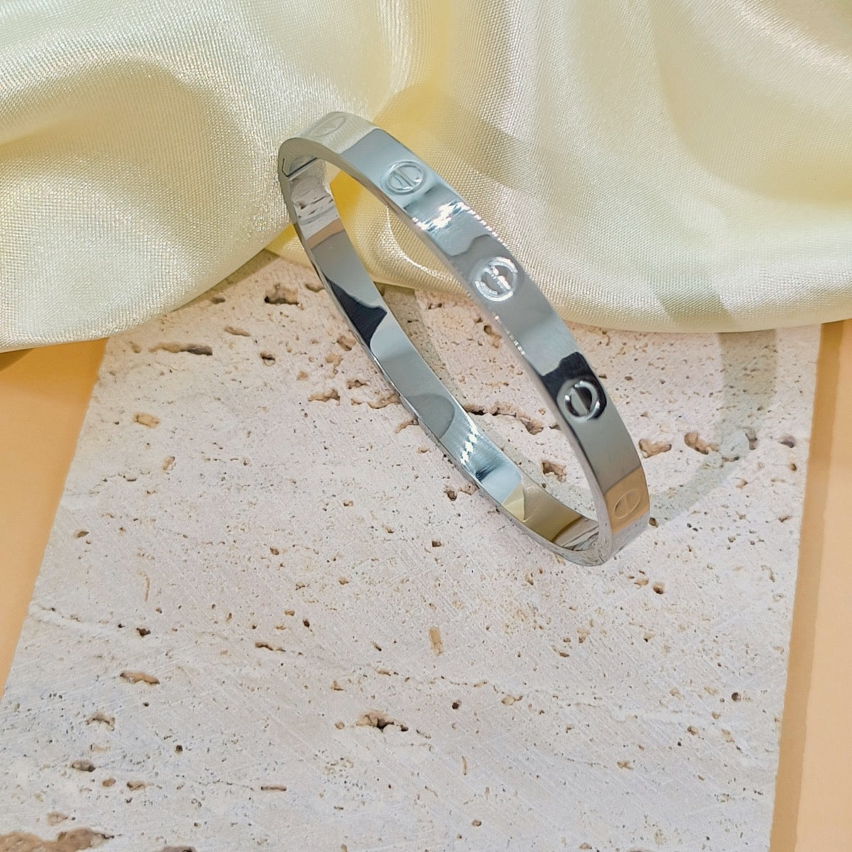 B517P Brazalete elegante acero inoxidable 6cm