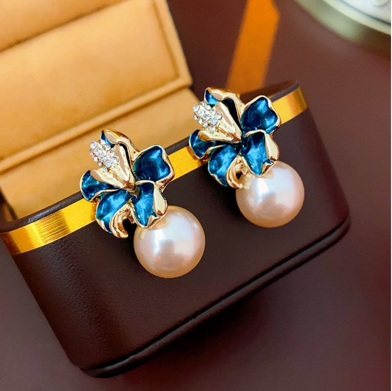 E5810 Aretes flor azul perla aleacion poste de cobre 4cm