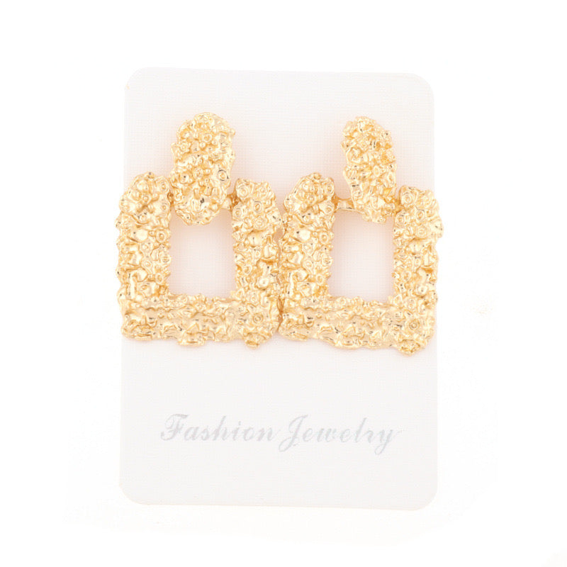 E4253 Aretes cuadro dorado aleacion 3.5cm