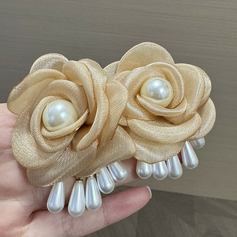 E5851 Aretes rosas beige perlas organza aleacion 7cm