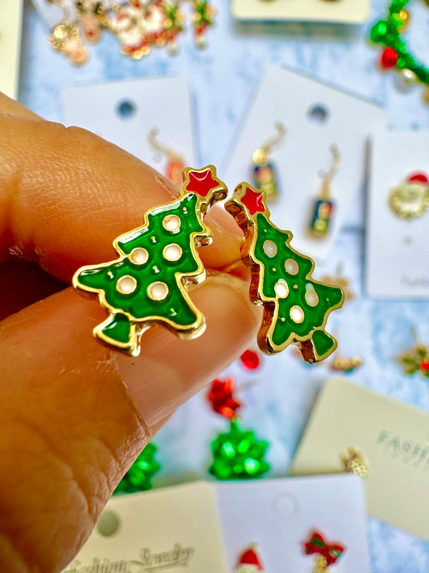 E1862 Aretes pino navideño pequeños 1.5cm