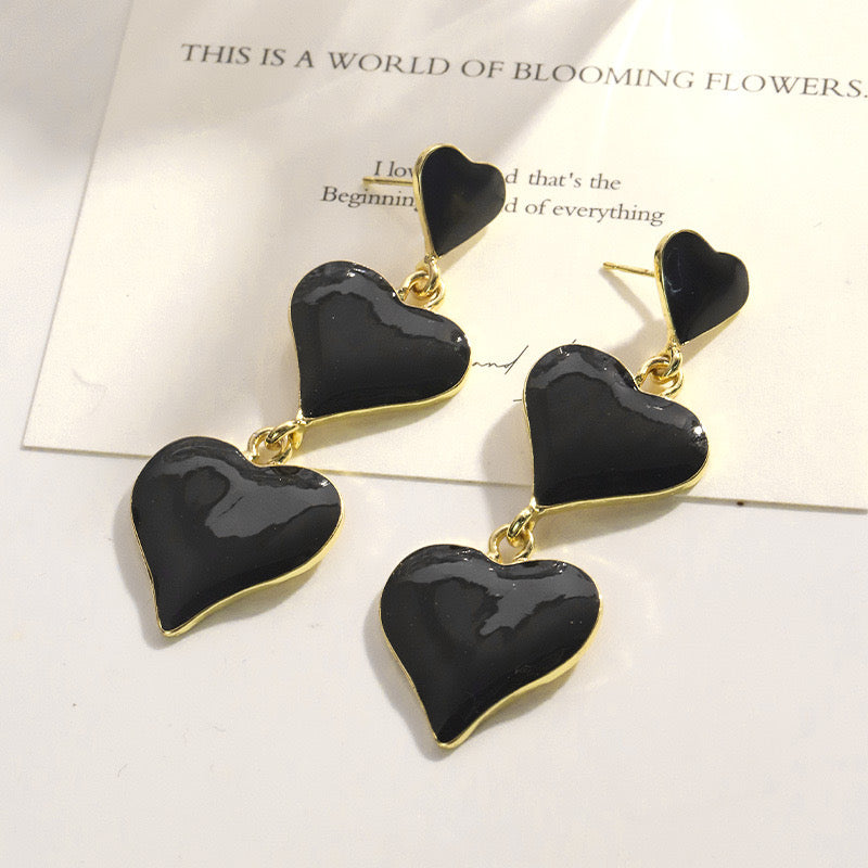 E2380N Aretes Corazon Negro Largo 5cm
