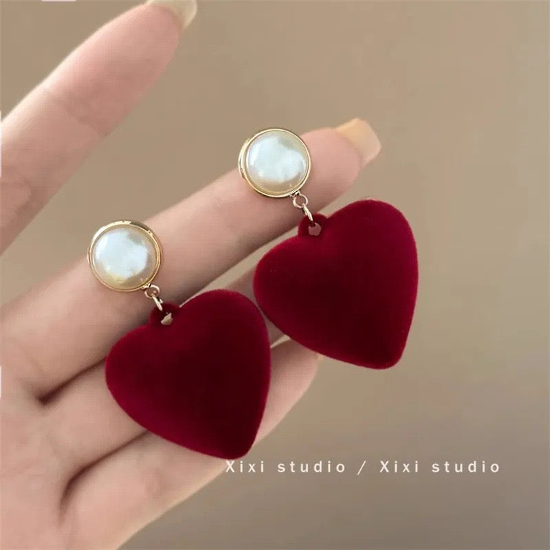 E4400 Aretes corazón vino FLOC 3cm