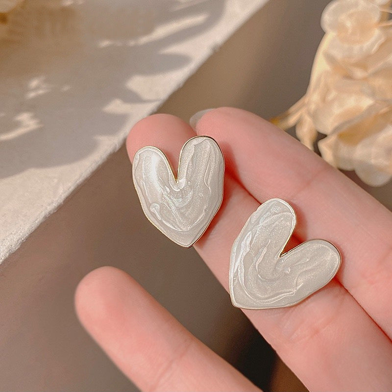 E2158 Aretes corazon aleacion resina blanco 2cm