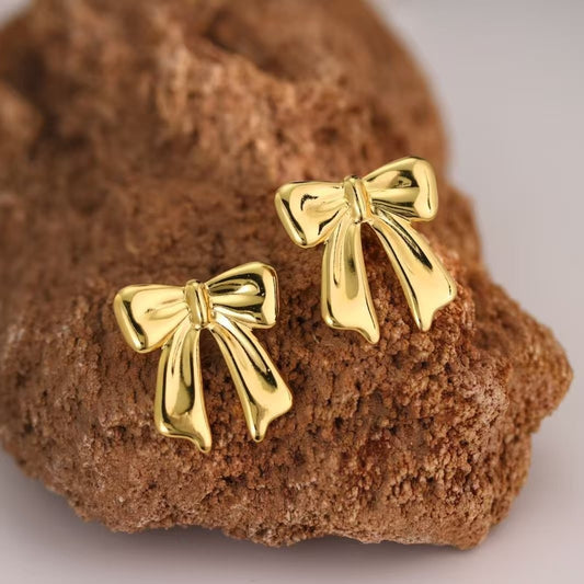 J573 Aretes moños dorados acero inoxidable chapado en oro de 18k 3cm