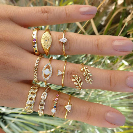 A601 Conjunto anillos incluye todos los de la foto medidas para todos los dedos va desde el 6 hasta el 8 aleacion