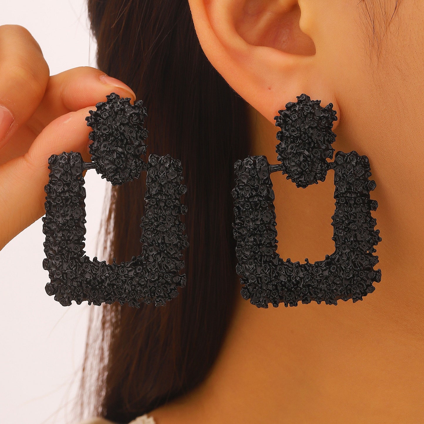 E7117 Aretes cuadro negro elegante aleacion 6cm