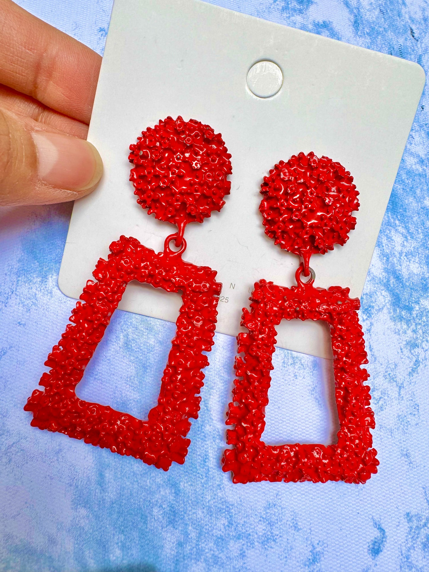 E1995R Aretes rojos metal esmaltado grandes