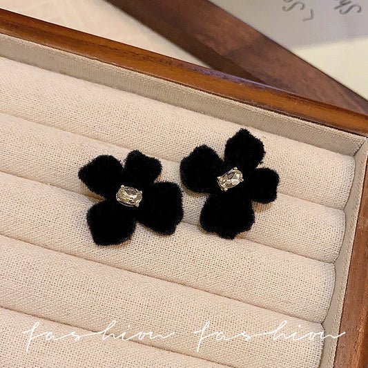 E4703 Aretes flor negra poste plata 3cm