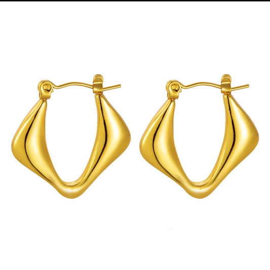 E5465 Arracadas forma V doradas acero inoxidable 3cm