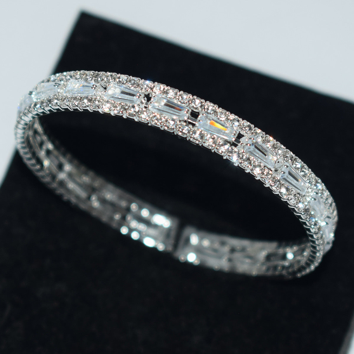 B954P Brazalete circon diamantes de imitacion electrochapado alta calidad abierto