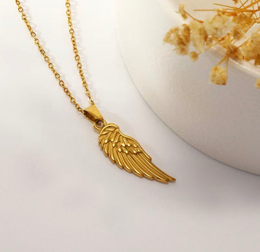 C1196 collar ala dorada acero inoxidable chapado en oro de 18k