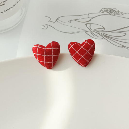 E3254 Aretes corazon rojo cuadros poste de plata 2cm