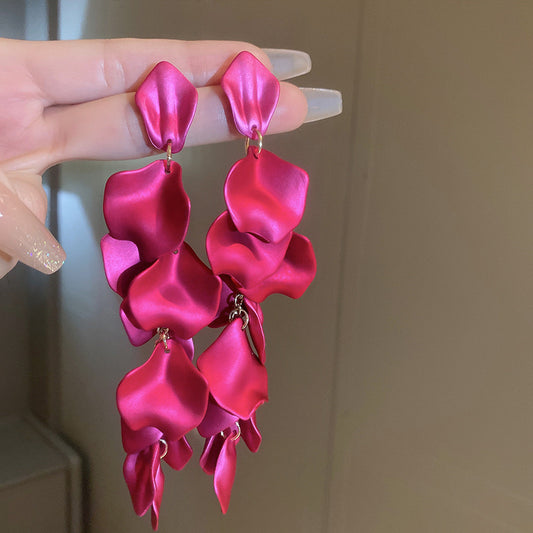 E4905 Aretes pétalos fucsia colgantes esmaltado aleacion 12cm