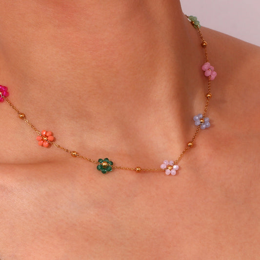 C784 Collar flores colores acero inoxidable chapado en oro de 18k 20cm largo
