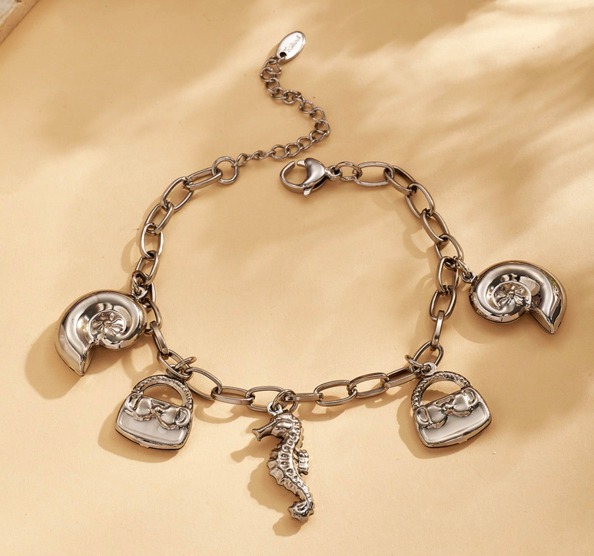 B736 pulsera caballo de mar plateada acero inoxidable