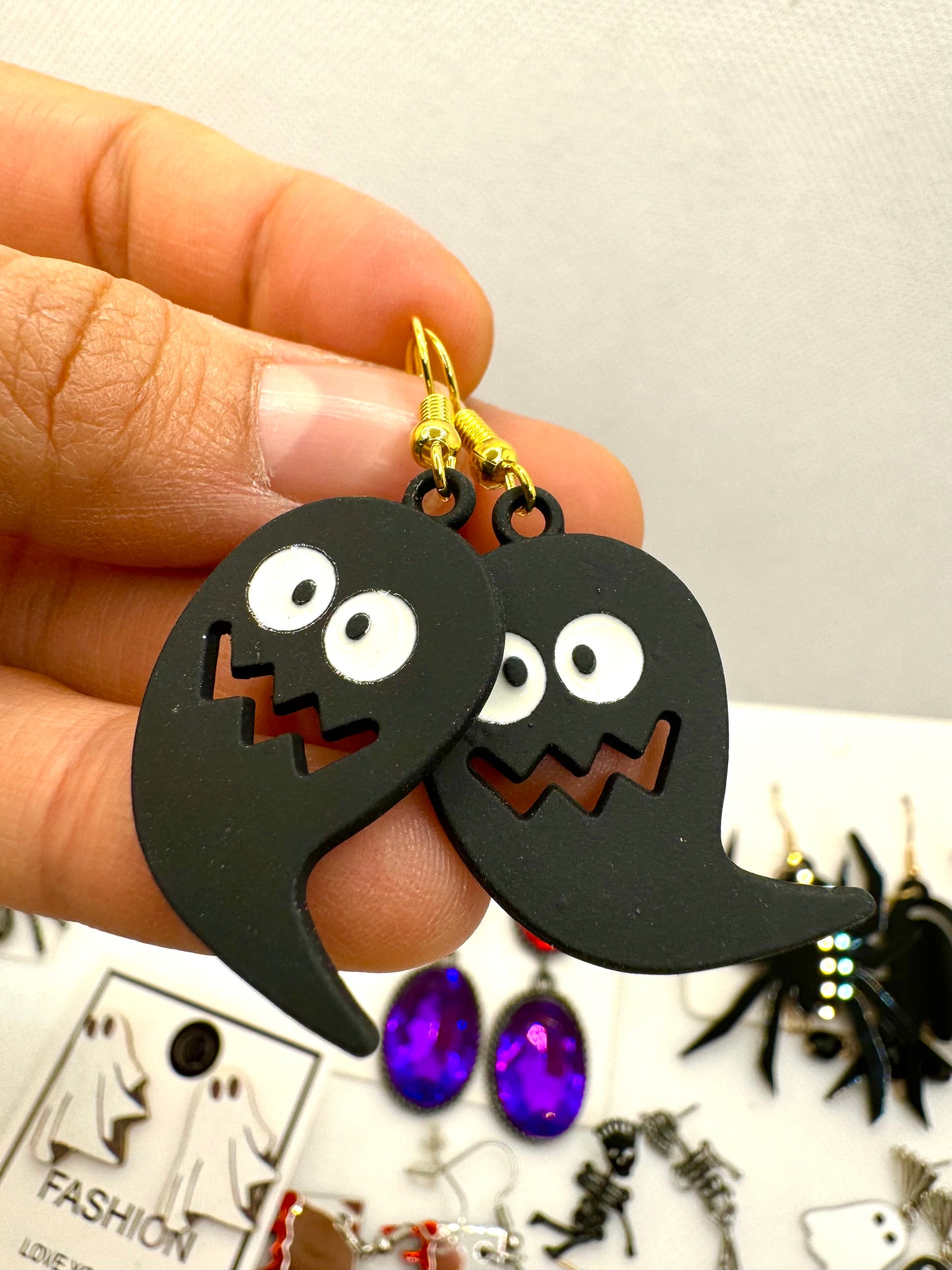 E253 Aretes Negros Fantasma Halloween