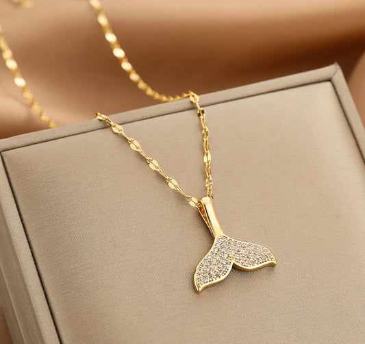 C1529 Collar cola de sirena brillante acero inoxidable chapado en oro de 18k 21cm dije 1.5 cm