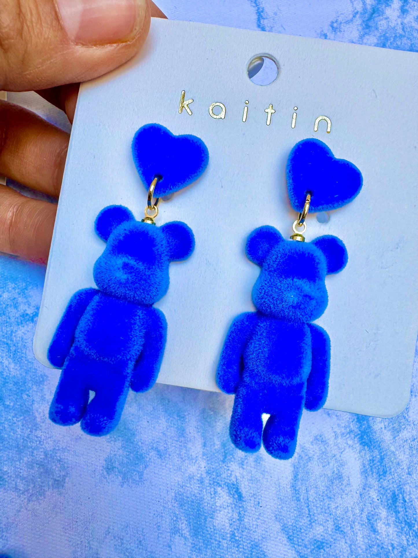 E2001 Aretes osos imitacion de la coleccion bearbrick textura gamuza suave poste de plata