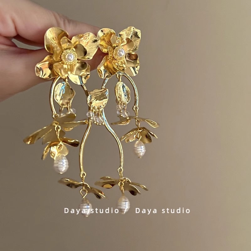 E7316 Aretes maxi flores perla aleacion 10cm