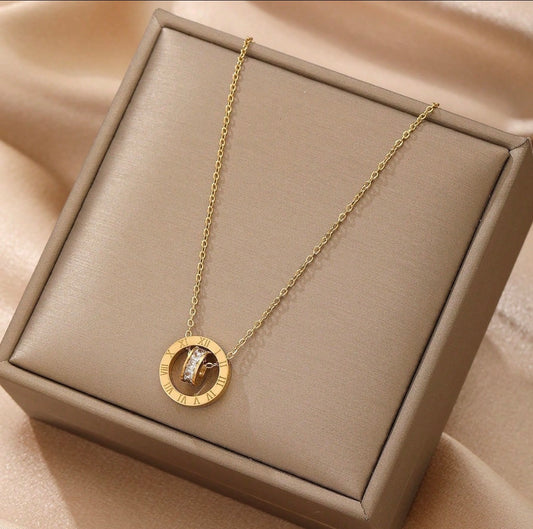 C1271 Collar dorado dije circular acero inoxidable chapado en oro de 18k