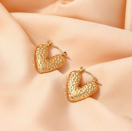 E2170 Aretes corazon acero chapado en oro 2cm