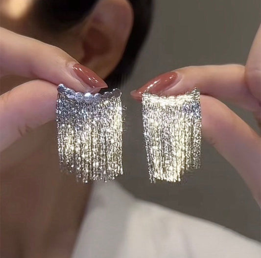 E5260 Aretes cortinas brillantes plateadas 4cm Aleacion