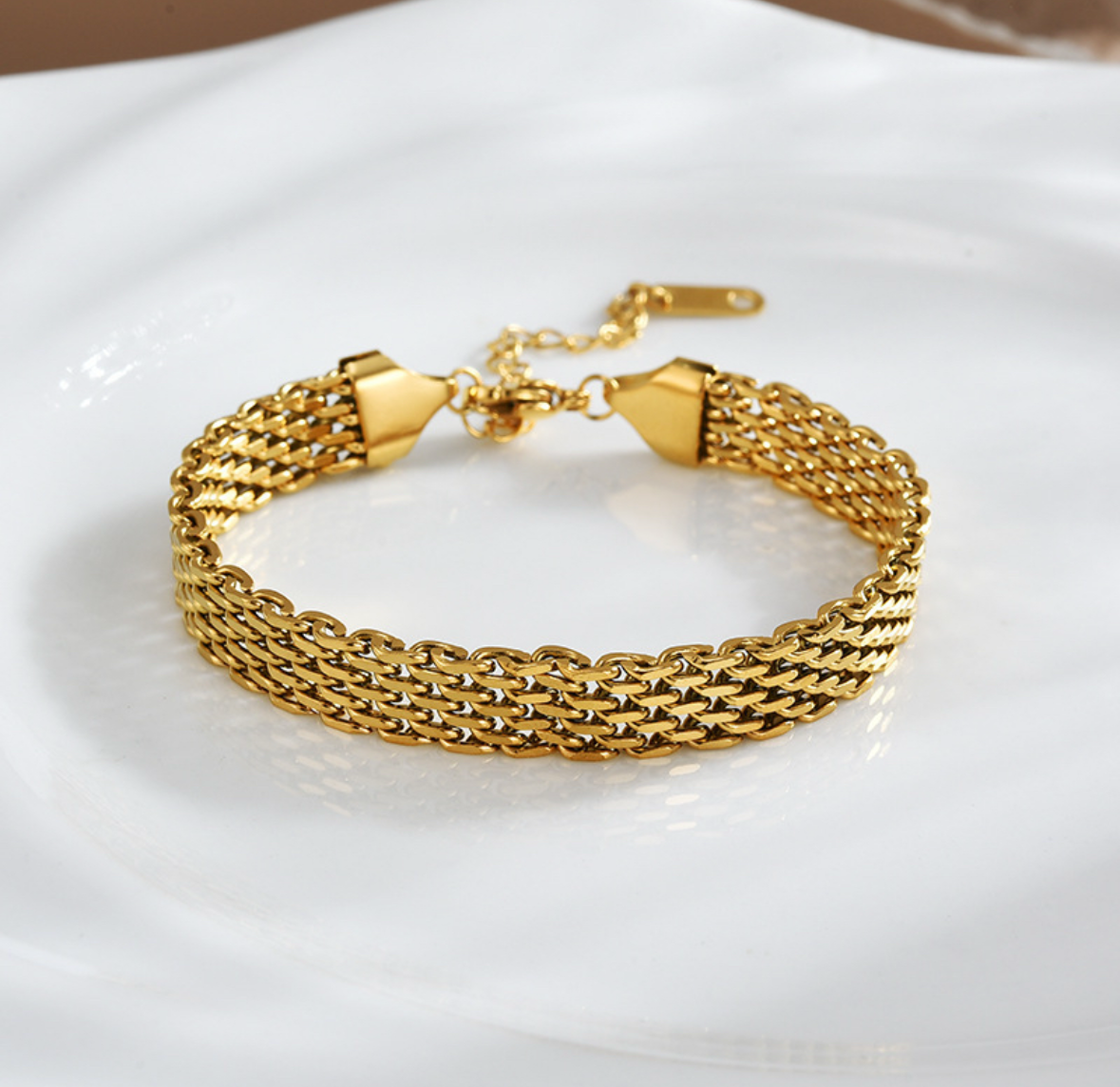 B601 Pulsera gruesa dorada acero inoxidable 18cm