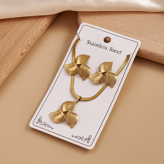C890 Conjunto de collar y aretes flor dorada acero inoxidable 21cm largo 3cm dije