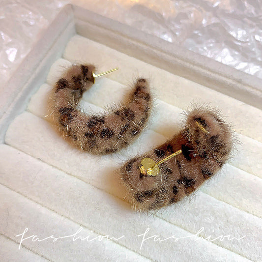 E4387 arracada leopardo felpa poste de plata 4.5cm