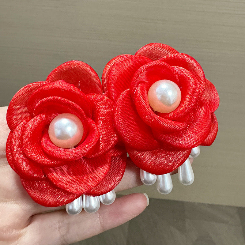 E5851 Aretes rosas rojas perlas organza aleacion 7cm