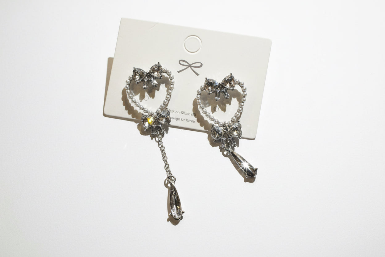P02 Aretes corazón perlas brillantes de fiesta plateados aleacion 6cm poste de plata