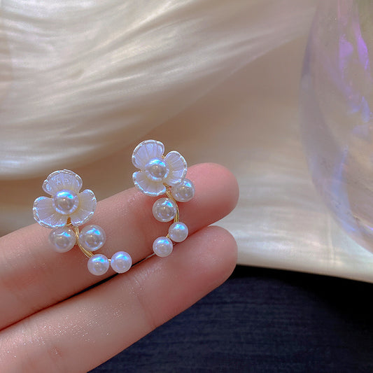 E3839 Aretes flor blanca aleacion 2cm