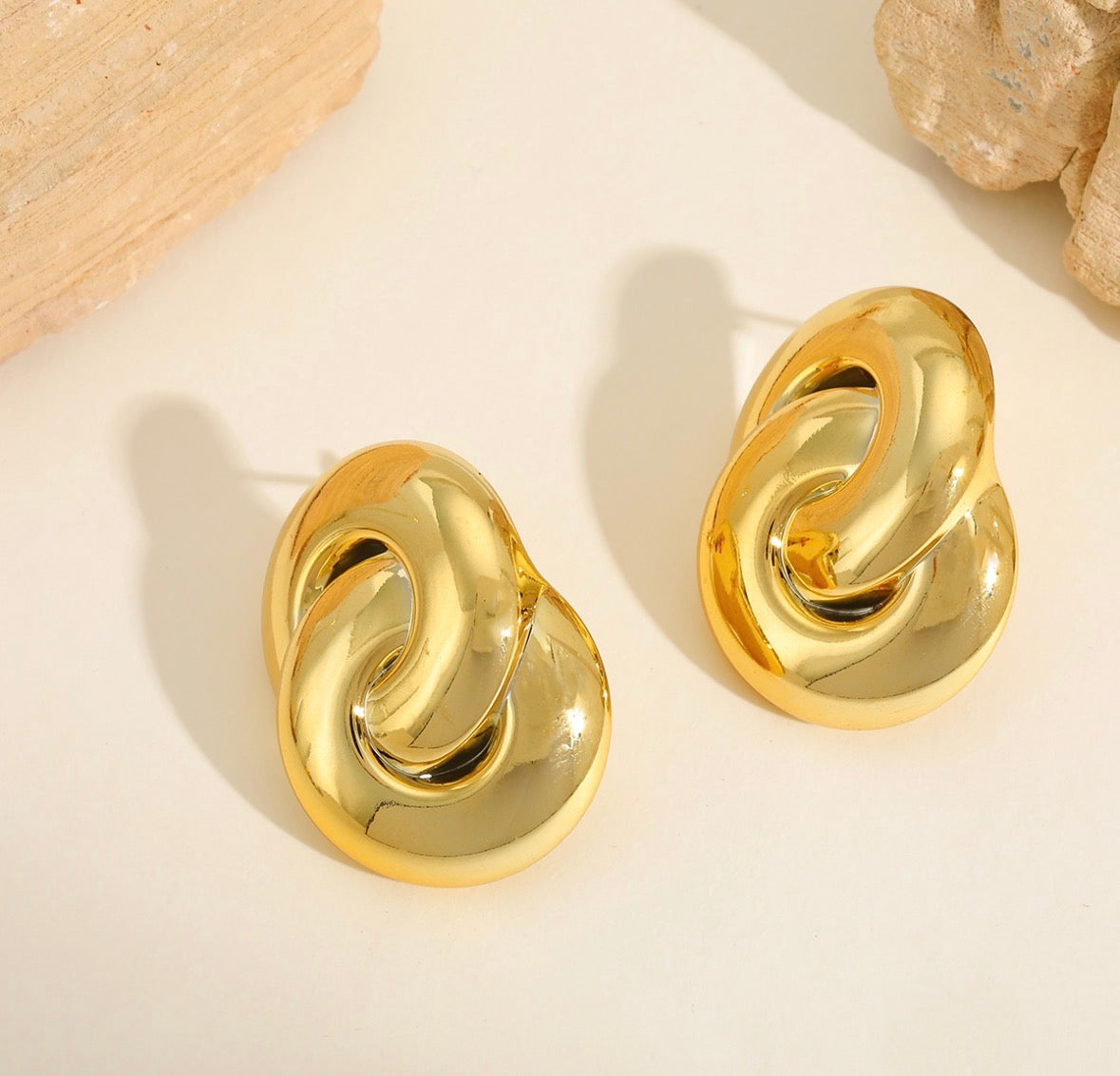 E6008 Aretes nudo dorado aleacion 3.5cm