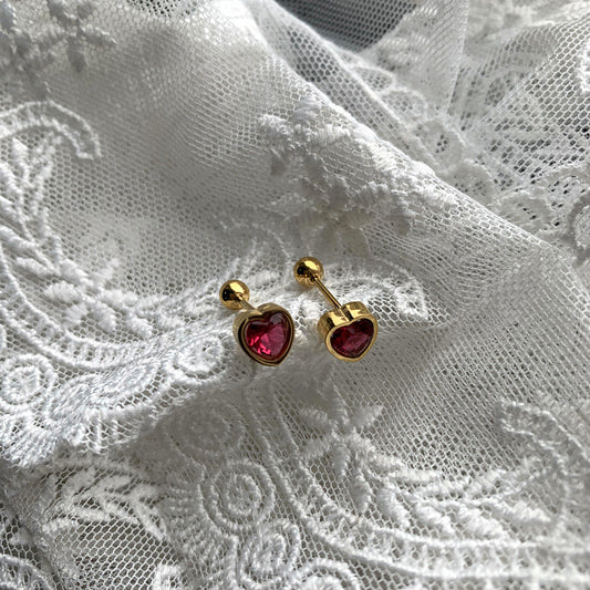 E5021 broqueles corazón dorado cristal rojo  acero titanio 1cm
