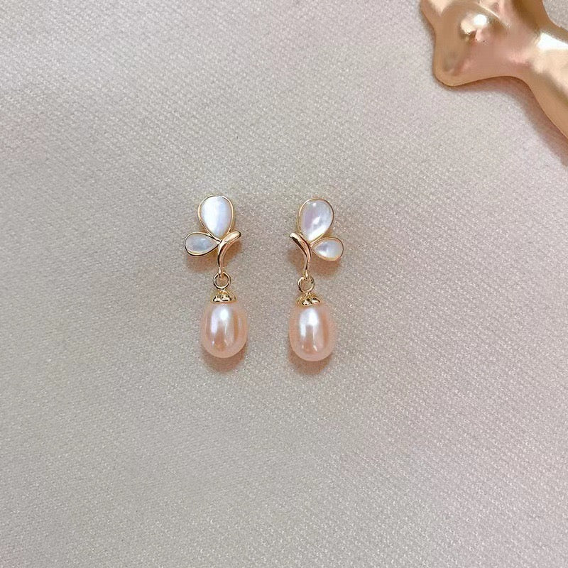 E4898 Aretes mariposa perla aleacion 3cm