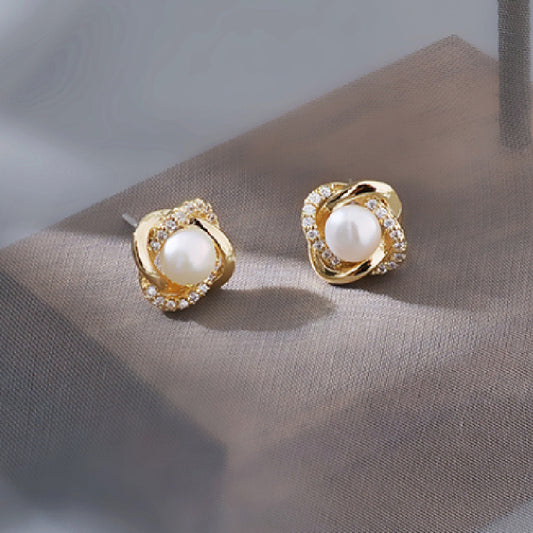 E4919 Aretes dorados cuadrados perla aleacion 1cm