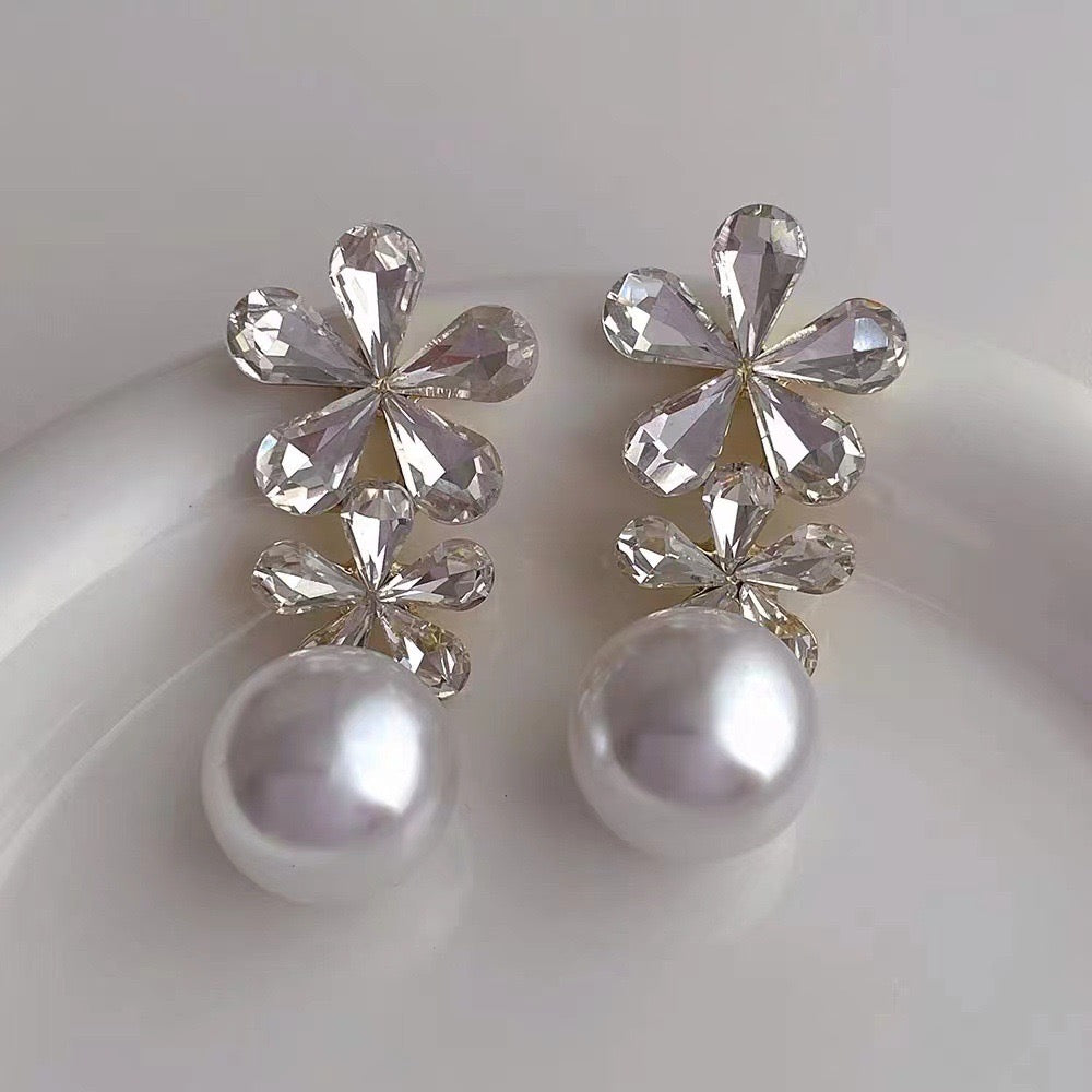 E5922 Aretes flores cristal perla plateada aleacion 4cm