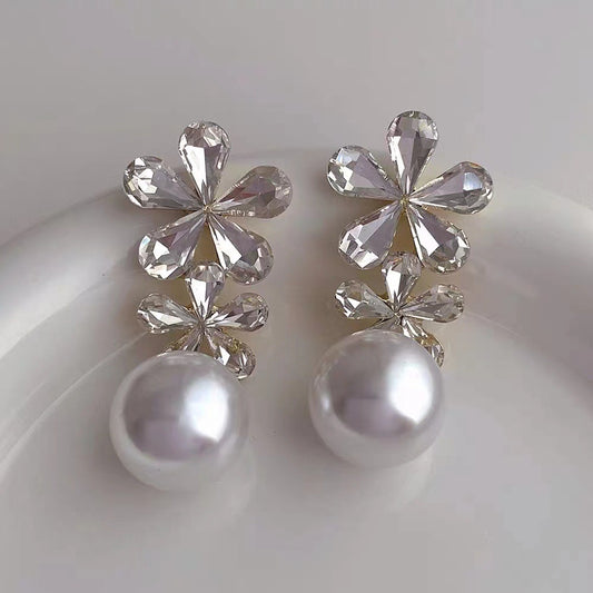 E5922 Aretes flores cristal perla plateada aleacion 4cm