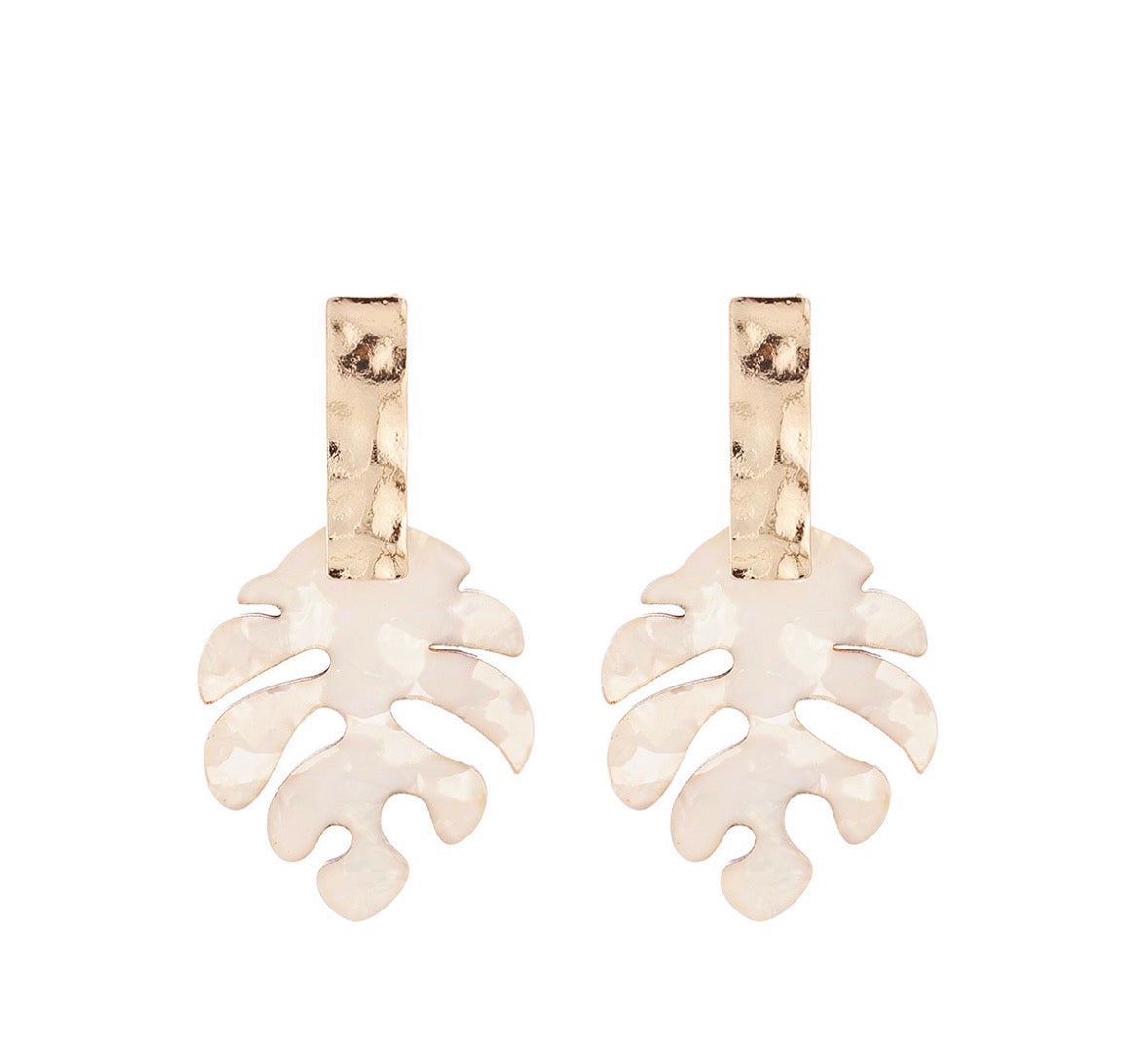 E5448 Aretes flor perla con dorado aleacion 3cm