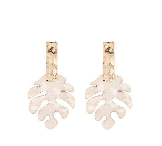 E5448 Aretes flor perla con dorado aleacion 3cm