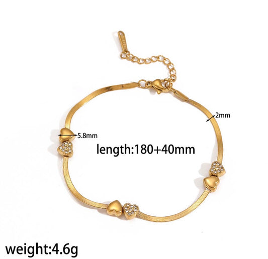 B700 Pulsera dorada corazones brillantes de acero inoxidable chapada en oro
