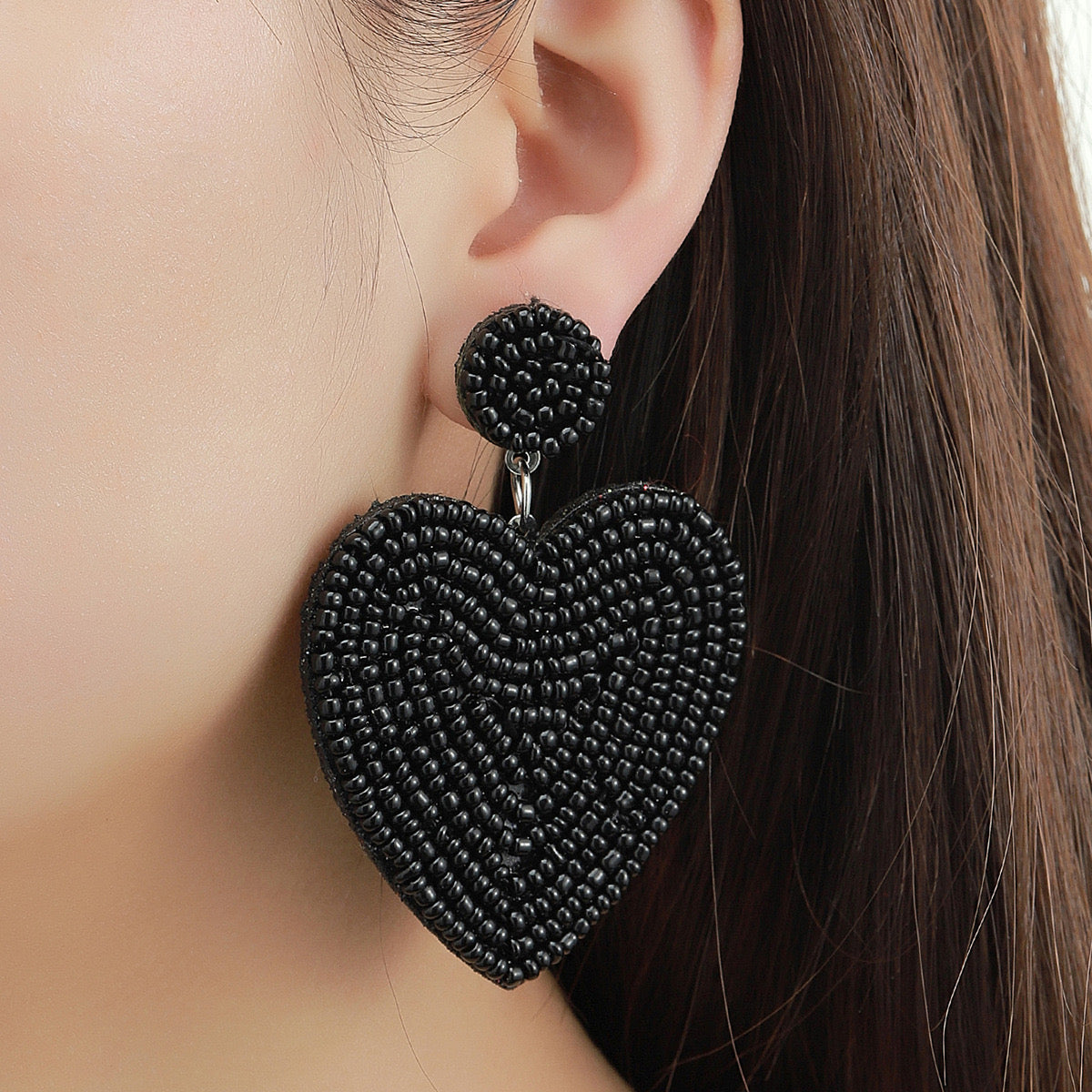 E4538 Aretes corazón chaquira 6.3cm
