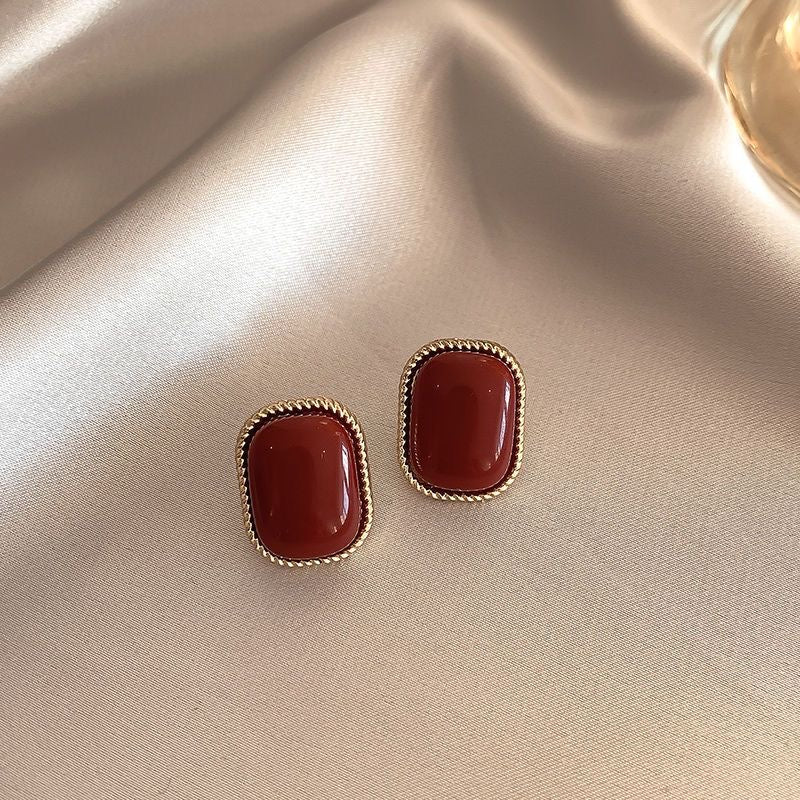 E7011 Aretes rectangulares color vino aleacion 3cm clip
