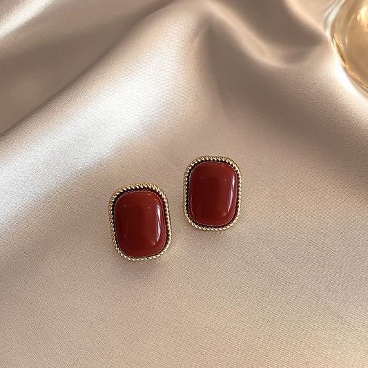 E7011 Aretes rectangulares color vino aleacion 3cm clip